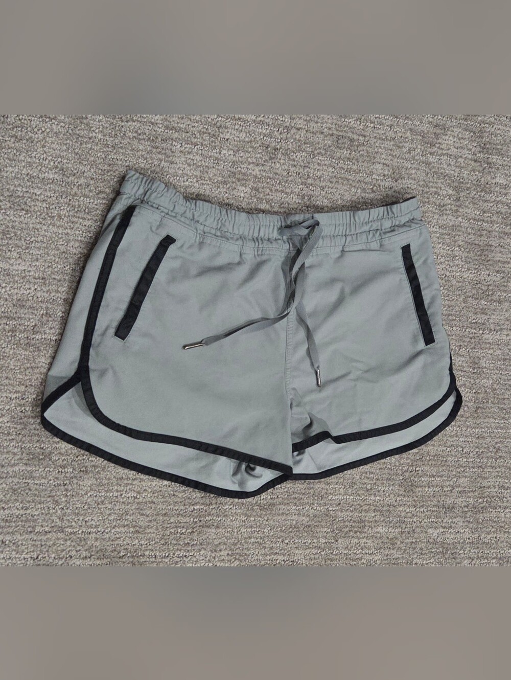lululemon Choose A Side Light Gray Athletic Shorts with Black Trim Size 6